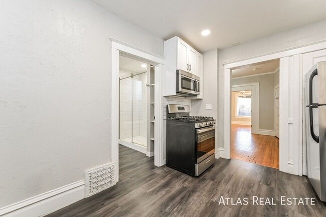 Photo - 476 N Washington St Apartment