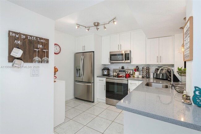 Building Photo - 15761 SW 137th Ave