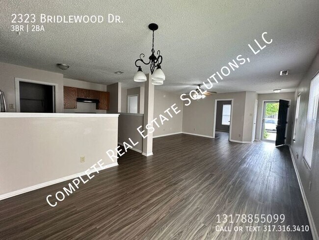 Foto del edificio - Now Showing this 3 BR, 2 BA home located a...