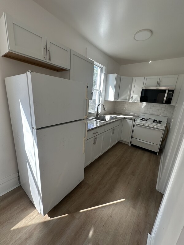 Building Photo - 7211 Lemington Ave
