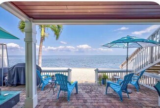 Building Photo - 5280 Coquina Key Dr SE