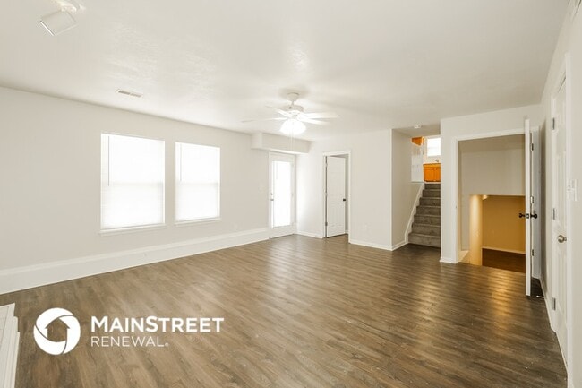 Building Photo - 910 Hereford Dr