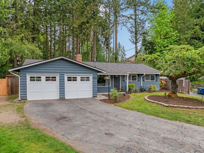 Foto del edificio - Remodeled Rambler with 2/Car garage, RV Parking and an Impressive Back Yard!!!!!