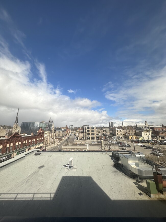 Building Photo - One Bedroom Loft In Cambridge