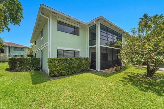 Foto del edificio - 915 NE 199th St