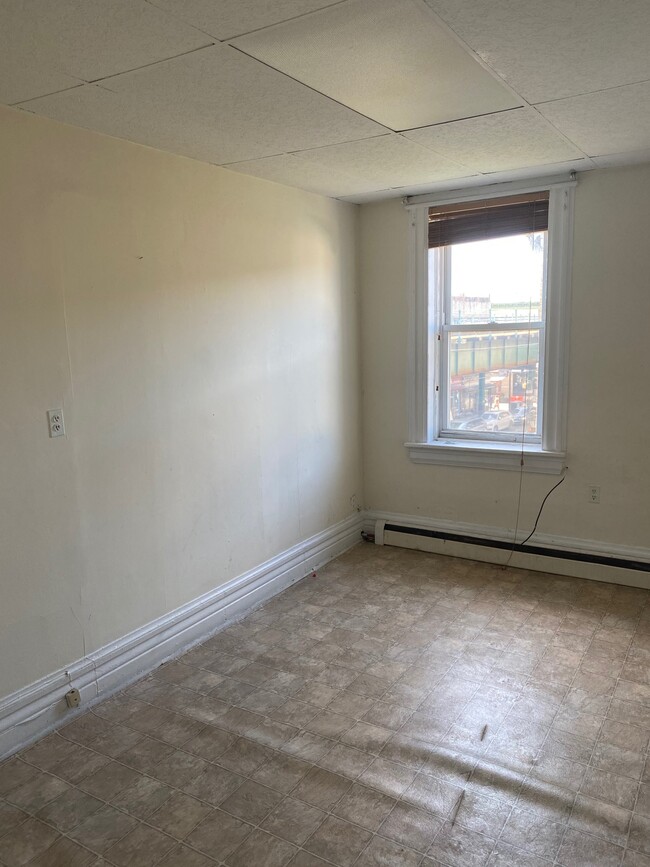 Foto del edificio - 8701 Jamaica Ave