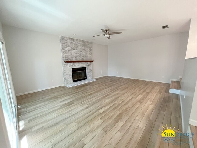 Building Photo - Custom home in the heart of Niceville!