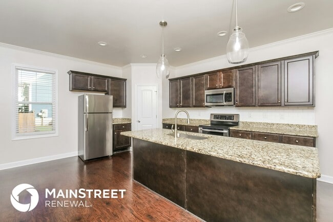 Building Photo - 190 Alcock Ln