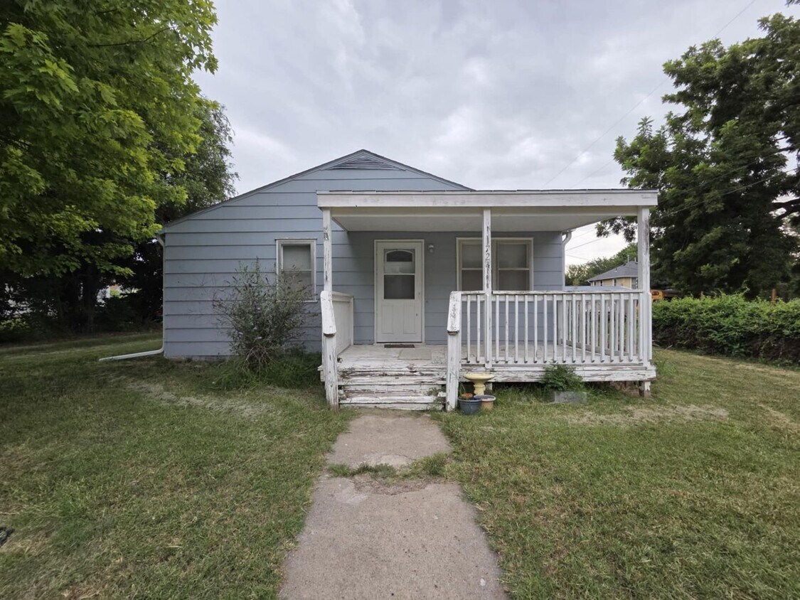 Primary Photo - Spacious Home for Rent!