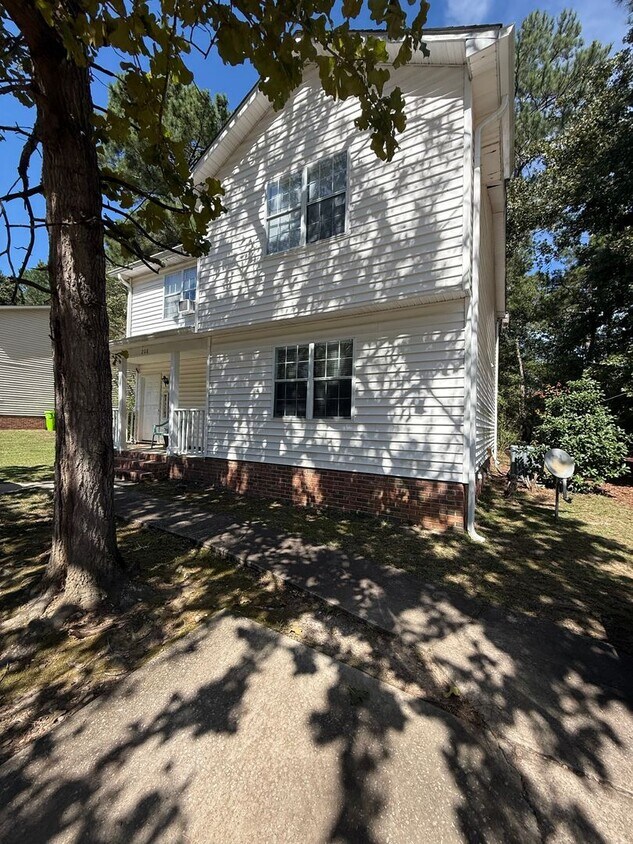 Foto principal - 208 Wynn Way