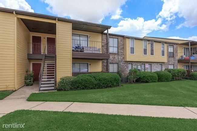 Building Photo - 12345 Bob White Dr