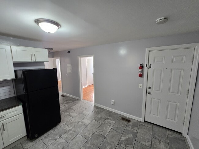 Building Photo - 469 S 14th St