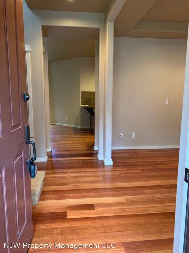 Building Photo - 3 br, 2.5 bath House - 791 NE 73rd
