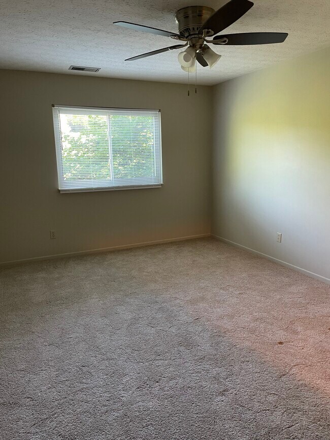 Main Bedroom - 7230 Creekview Dr
