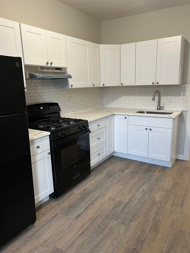Primary Photo - 769 Avenue A