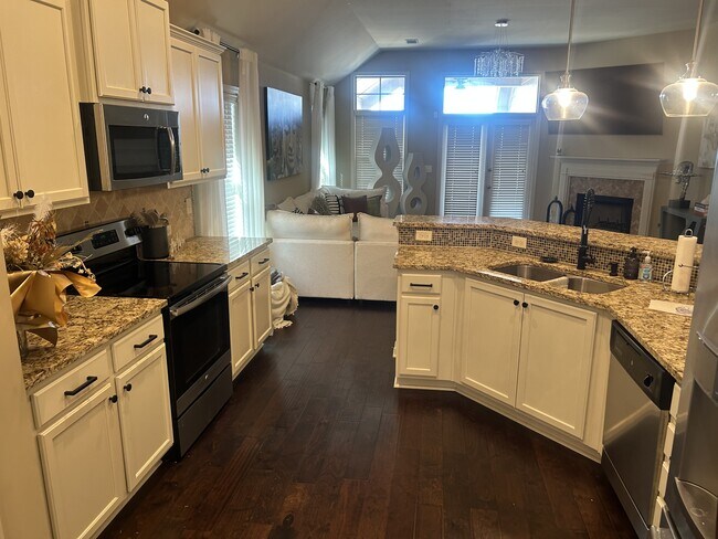 Foto del edificio - 9017 Autumnbrooke Way