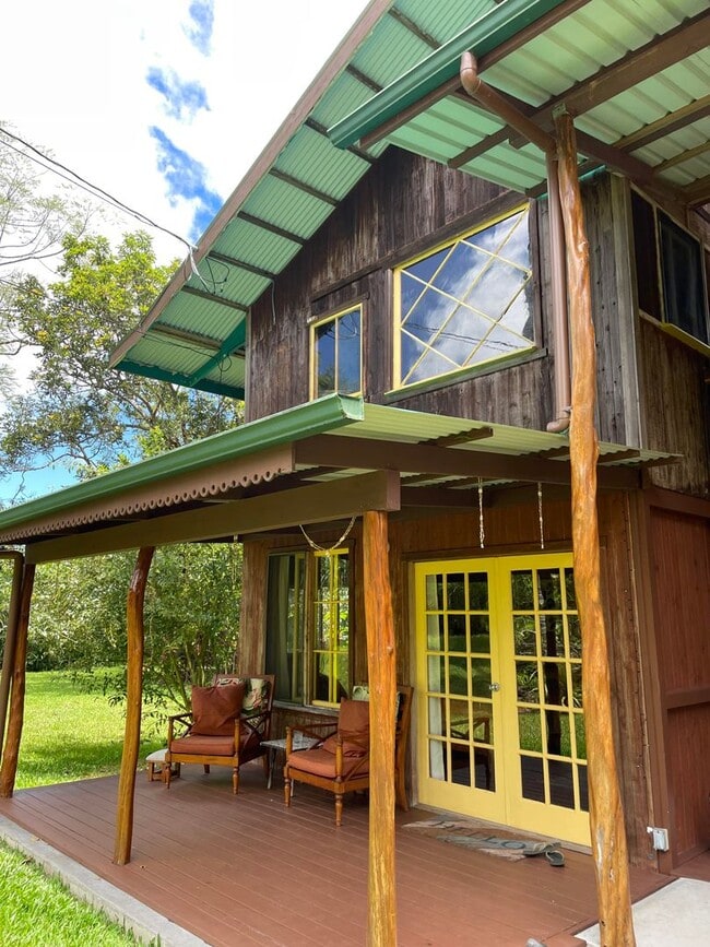 Building Photo - Available NOW | Furnished 3 Bedroom, 1.5 Bathroom Home on 2 Private Acres in Leilani Estates