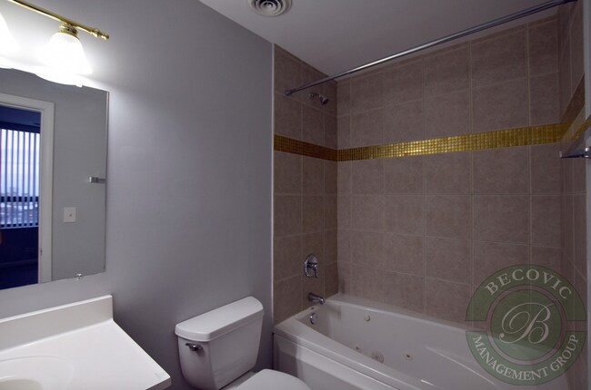 Foto del edificio - 1413 Howard St