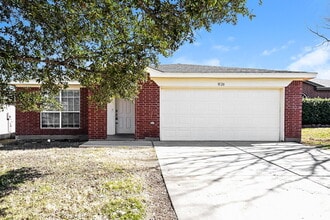 Building Photo - 8128 Twin Oaks Trail