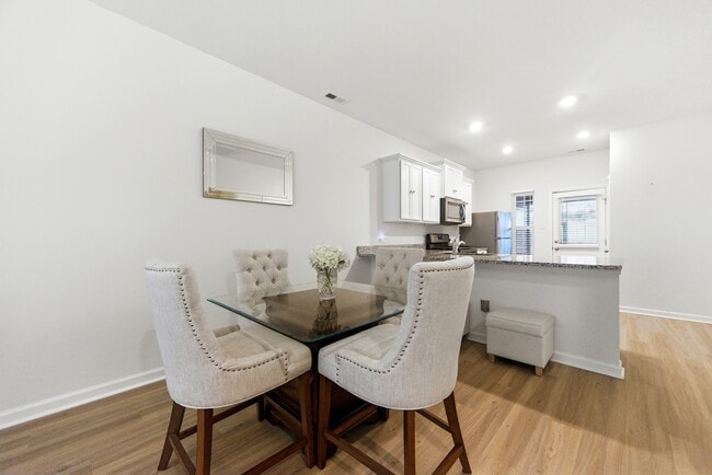 Building Photo - 1615 Independence Blvd