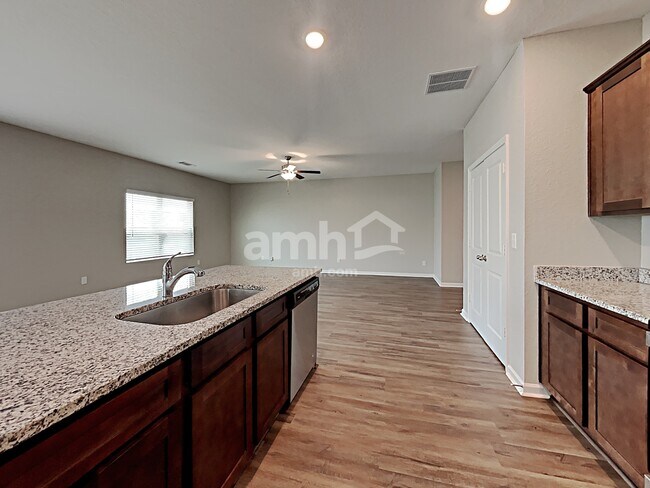 Foto del edificio - 3315 Ridge HillPkwy