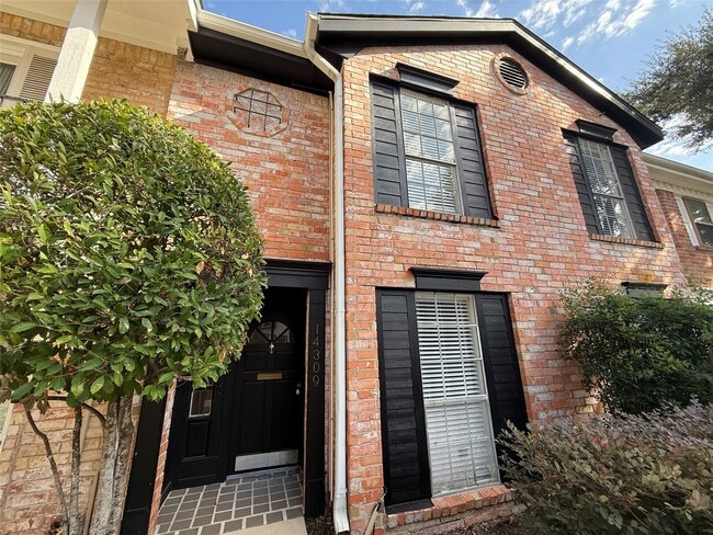 Foto del edificio - 14309 Misty Meadow Ln