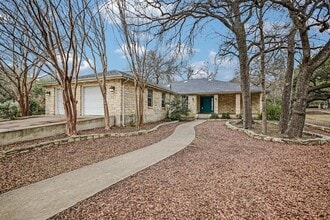 Building Photo - 11 Brookhollow Dr