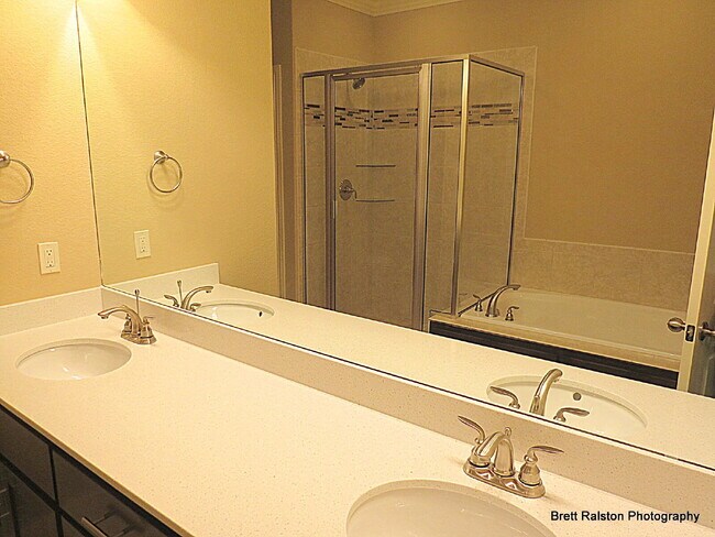 Foto del edificio - 6615 W Valley View Rd