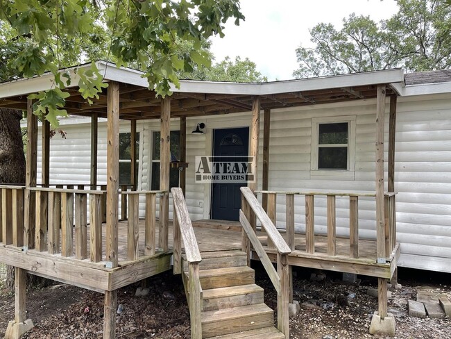 Building Photo - Beautiful 3 Bedroom 2 Bath Home!