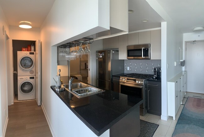 Photo du bâtiment - 1408 Strathmore Mews