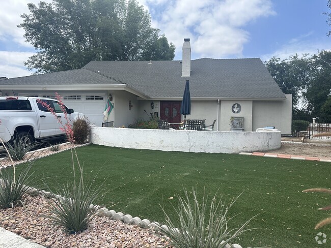 Building Photo - 435 Willapa Ln
