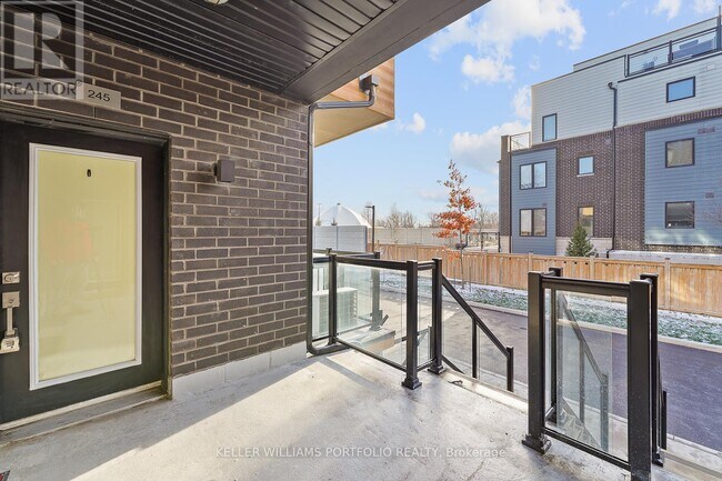 Photo du bâtiment - 1145 Journeyman Ln