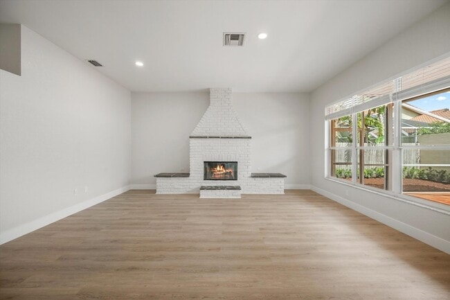 Building Photo - 1170 Aviary Rd