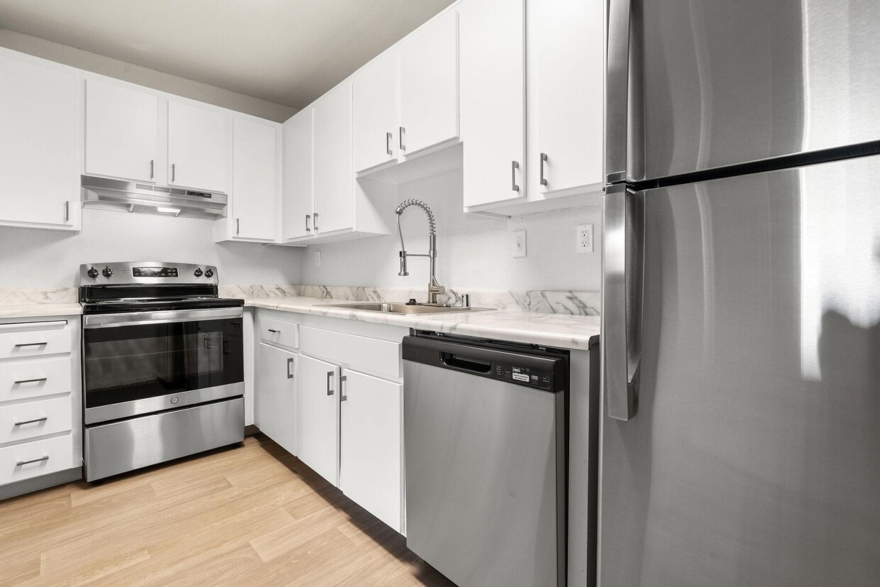 Vida Apartments at 1084 E Washington Ave Escondido, CA