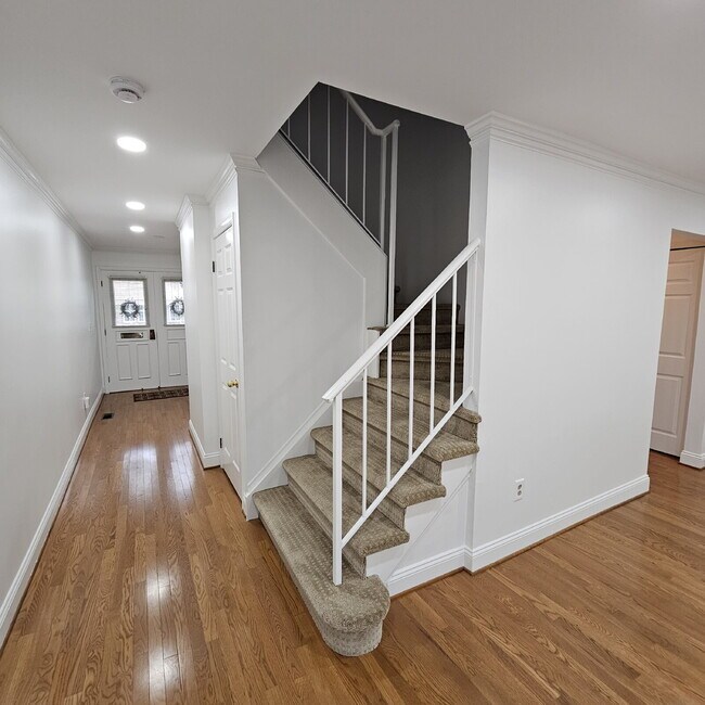 Foto del edificio - Bright 2-bedroom, 1.5-bathroom condo locat...