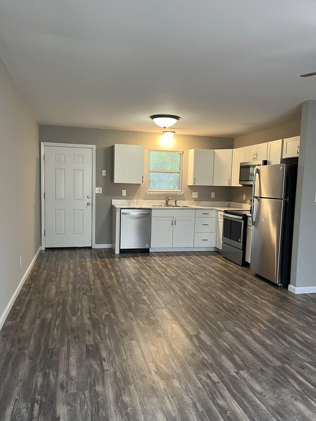Building Photo - P4 - West Wood (Troy Duplex)