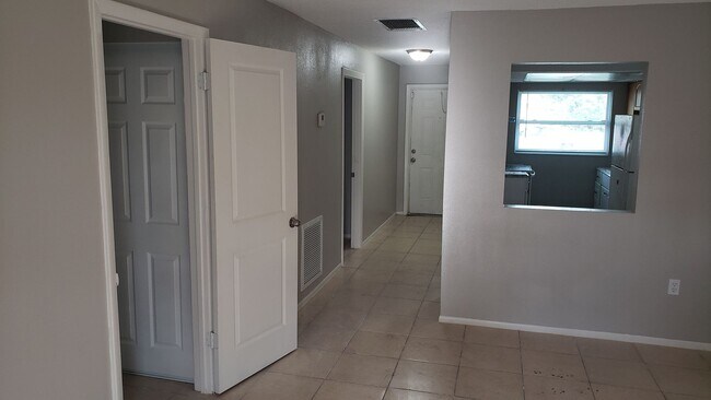 Foto del edificio - 809 66th Ave W