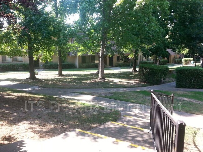 Foto del edificio - 6074 Vía Casitas