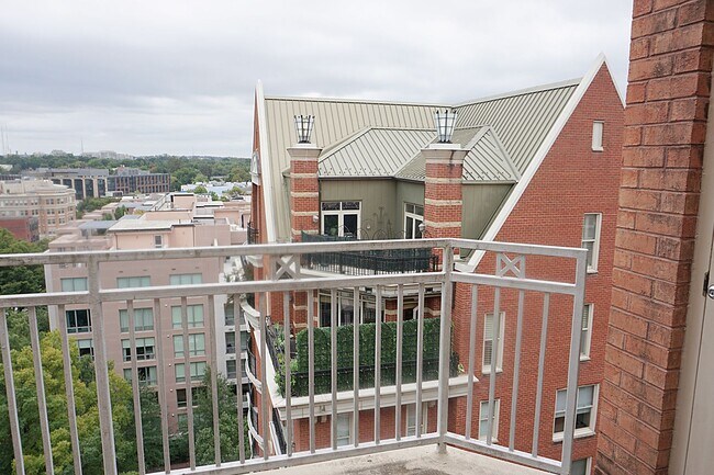 Foto del edificio - 7500 Woodmont Ave