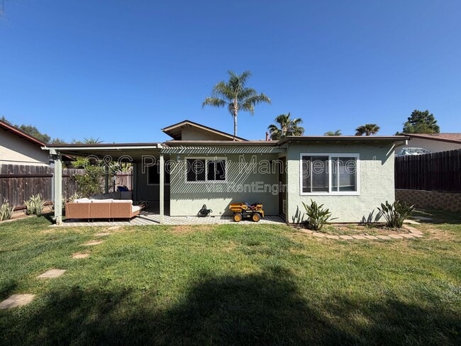 Foto del edificio - 849 Loganberry Ct