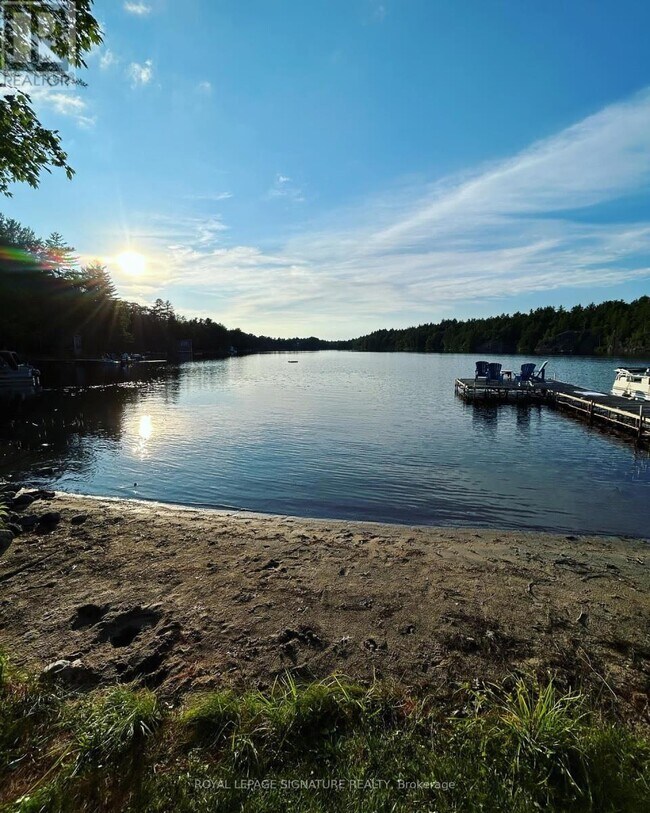 Photo du bâtiment - 1127 Sunny Lake Rd