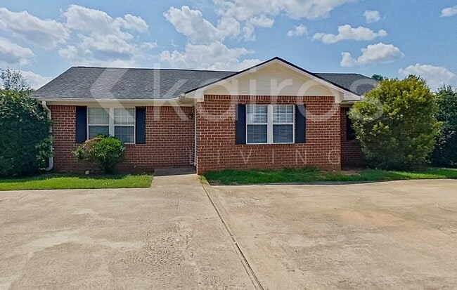 Building Photo - 370 Deer Park Dr