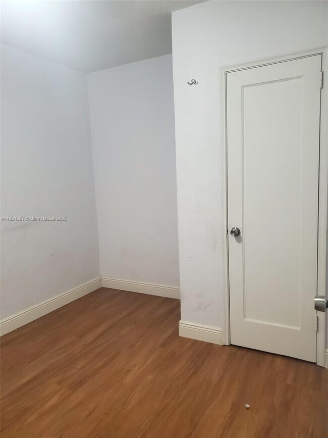 Foto del edificio - 14781 Pierce St