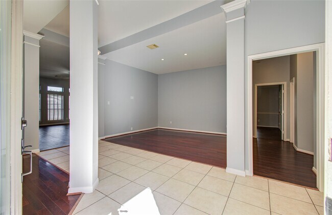 Foto del edificio - 14731 Raven Hollow Ln
