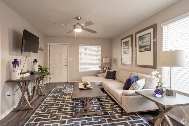 2BR, 2BA - 895SF - Elevate Apartments