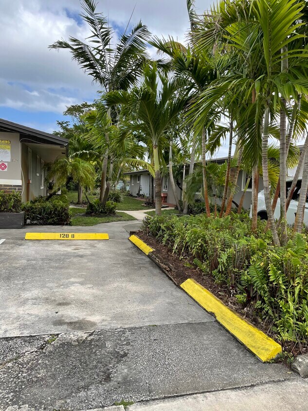 Foto principal - 124 NW 2nd Ave