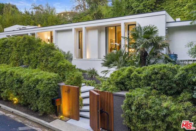 Building Photo - 1140 Brooklawn Dr