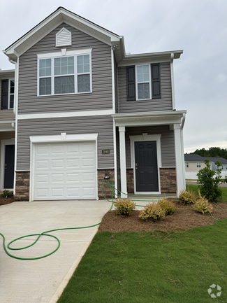 Building Photo - 2840 Egert Dr