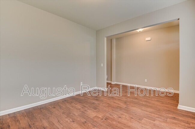 Foto del edificio - 5060 Vine Ln