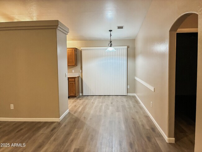 Foto del edificio - 9105 W Raven Dr